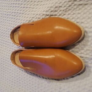 NWOT Ccocci Nova 7.5 women's Tan Slip on shoes (#5)